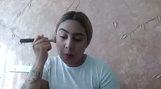 Miabonnett  online show from January 19, 1:12 pm