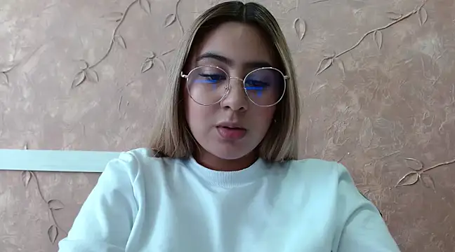 Miabonnett  online show from February 25, 3:05 pm
