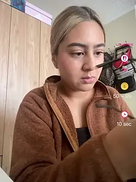 Miabonnett  online show from May 2, 6:13 pm