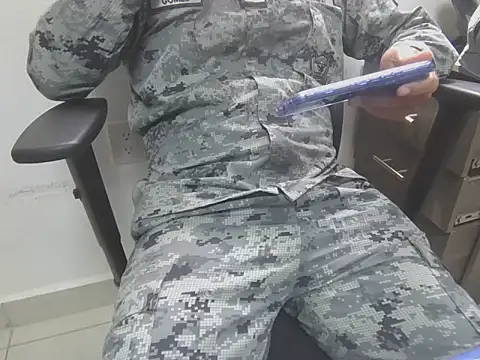 militar98Y15 online show from July 1, 7:57 pm