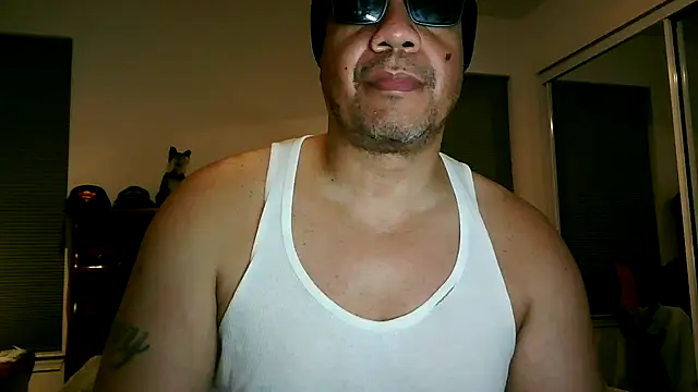 Snapshot of pimpdaddy4ever chatting on December 8, 1:13 am pimpdaddy4ever online show from December 8, 1:13 am