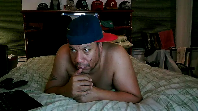 Snapshot of pimpdaddy4ever chatting on December 13, 1:15 am pimpdaddy4ever online show from December 13, 1:15 am