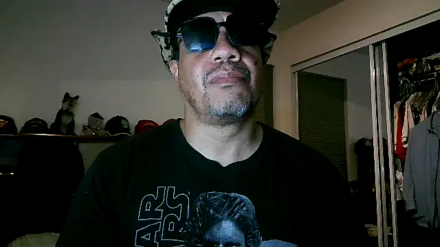 Snapshot of pimpdaddy4ever chatting on December 17, 11:38 pm pimpdaddy4ever online show from December 17, 11:38 pm