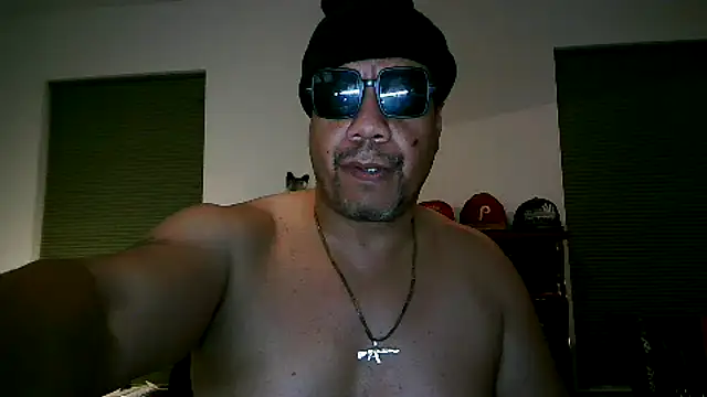 Snapshot of pimpdaddy4ever chatting on December 18, 6:53 am pimpdaddy4ever online show from December 18, 6:53 am