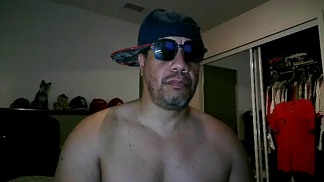 Snapshot of pimpdaddy4ever chatting on December 23, 11:49 pm pimpdaddy4ever online show from December 23, 11:49 pm