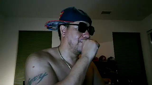 Snapshot of pimpdaddy4ever chatting on December 28, 4:08 am pimpdaddy4ever online show from December 28, 4:08 am