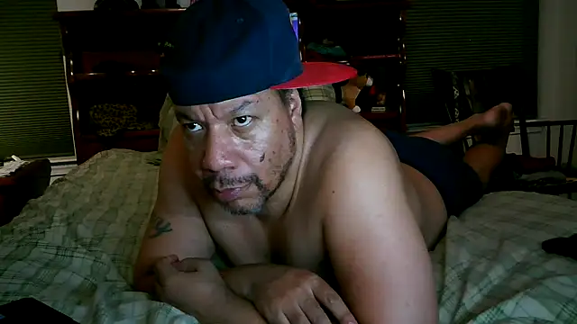 Snapshot of pimpdaddy4ever chatting on January 24, 3:22 am pimpdaddy4ever online show from January 24, 3:22 am