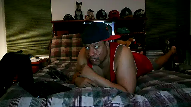 Snapshot of pimpdaddy4ever chatting on March 21, 2:39 am pimpdaddy4ever online show from March 21, 2:39 am
