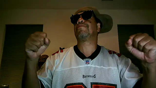 Snapshot of pimpdaddy4ever chatting on April 29, 11:44 pm pimpdaddy4ever online show from April 29, 11:44 pm