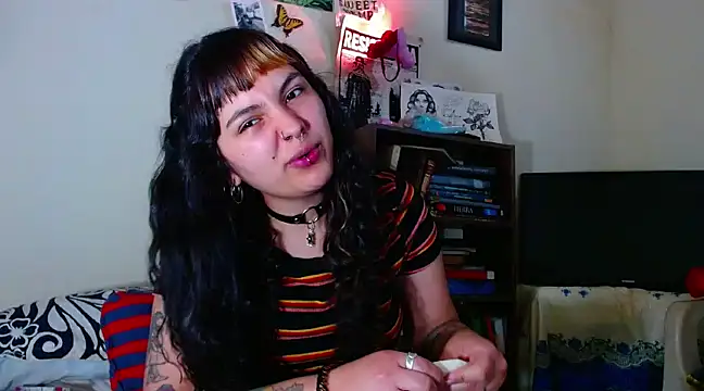 sweetiee mary online show from February 25, 5:36 pm