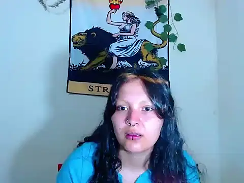 Snapshot of sweetiee_mary chatting on December 14, 7:40 pm sweetiee mary online show from December 14, 7:40 pm
