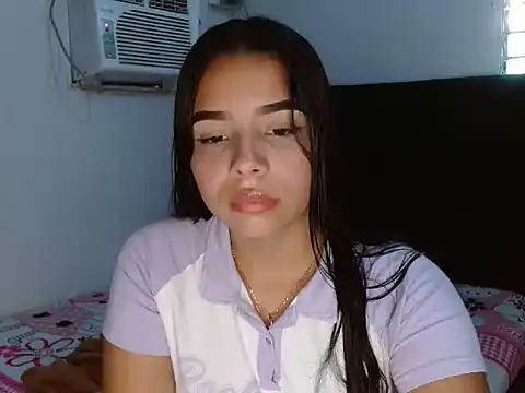 Snapshot of NathashaAngie chatting on October 6, 9:45 pm NathashaAngie online show from October 6, 9:45 pm