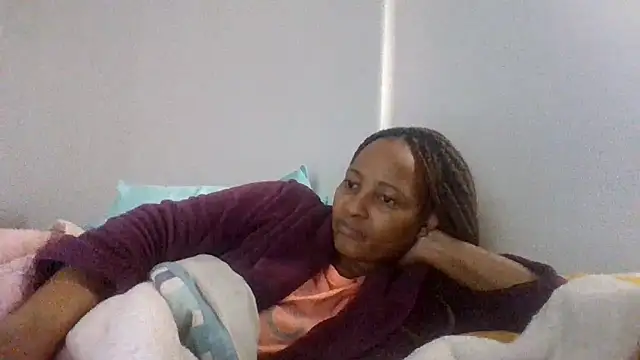 BabeAssXX online show from May 9, 7:24 am