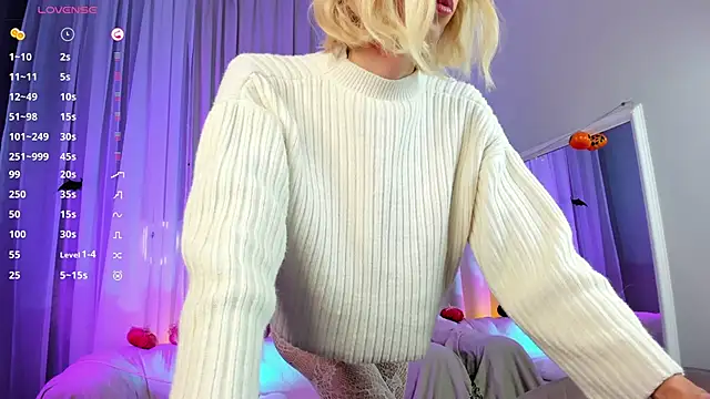 Snapshot of Lettie_brooks chatting on October 27, 10:30 am Lettie brooks online show from October 27, 10:30 am