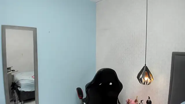 MADISON ROWAN1 online show from January 15, 8:51 am