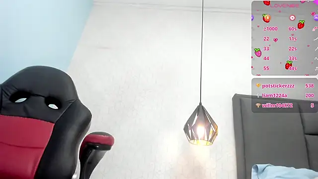 MADISON ROWAN1 online show from January 18, 9:34 am