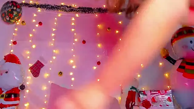 little-Emma online show from December 29, 9:17 am