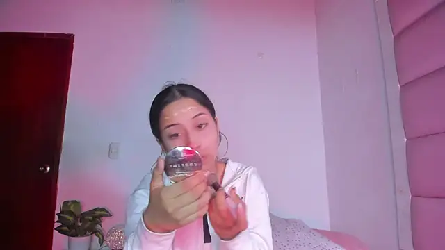 little-Emma online show from October 1, 3:12 am