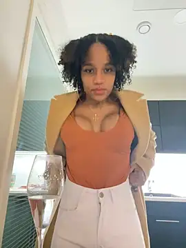 Black Dolll online show from December 31, 10:34 pm