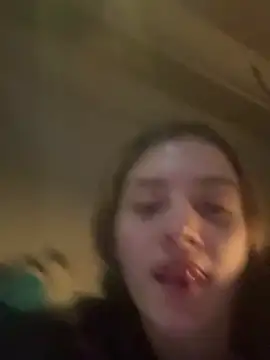 Snapshot of emilysue1 chatting on January 26, 1:20 am emilysue1 online show from January 26, 1:20 am