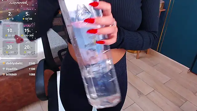 Snapshot of SerenaXMendez chatting on January 18, 12:57 pm SerenaXMendez online show from January 18, 12:57 pm