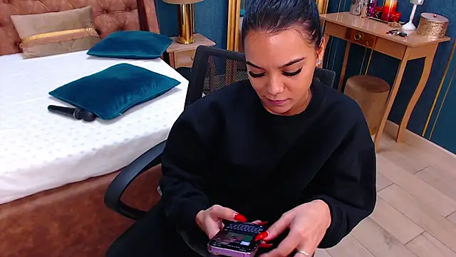 Snapshot of SerenaXMendez chatting on January 25, 12:58 pm SerenaXMendez online show from January 25, 12:58 pm