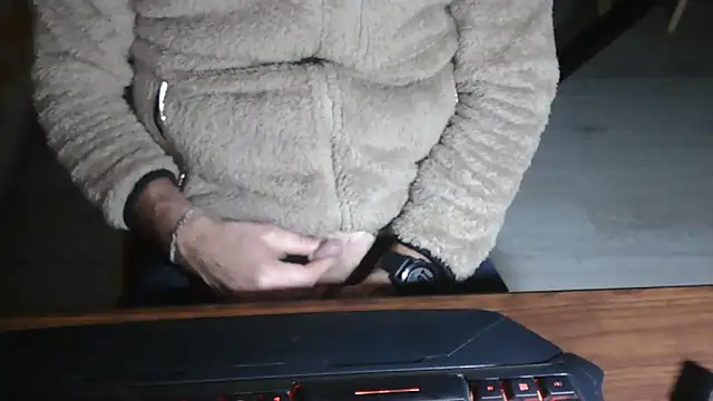 Adri gard online show from November 26, 9:05 pm