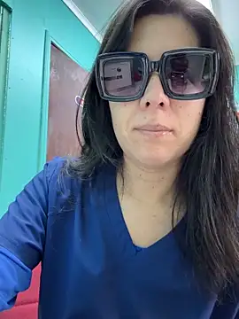 Snapshot of Reinacatchile chatting on March 7, 2:36 pm Reinacatchile online show from March 7, 2:36 pm