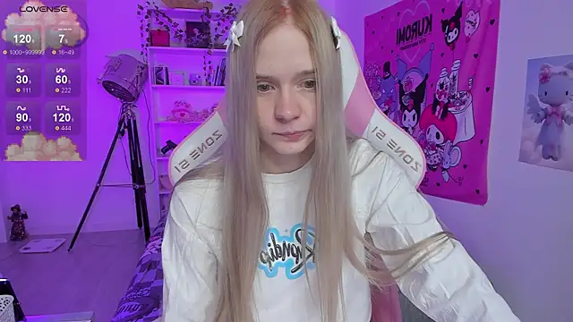 Snapshot of Milia_Parker chatting on March 22, 12:28 am Milia Parker online show from March 22, 12:28 am
