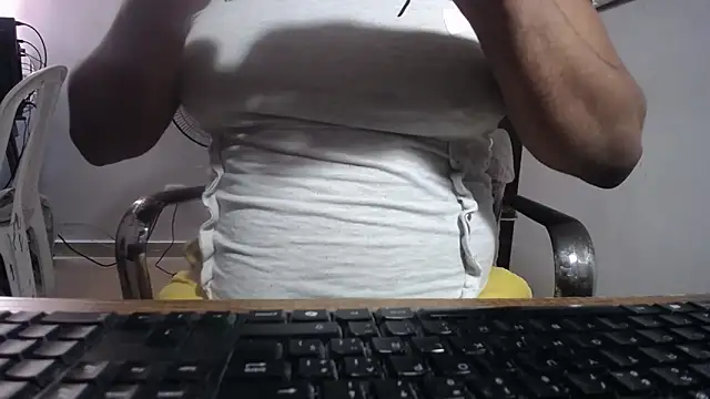 Snapshot of tsbigcock10incock chatting on February 25, 3:54 pm tsbigcock10incock online show from February 25, 3:54 pm