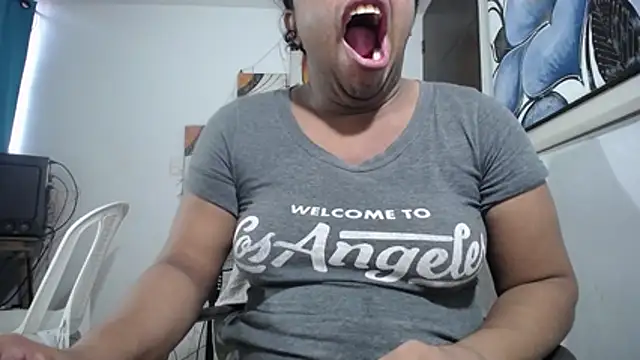 Snapshot of tsbigcock10incock chatting on March 31, 11:10 am tsbigcock10incock online show from March 31, 11:10 am