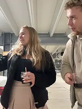 Snapshot of NickyGold_Official chatting on December 15, 7:10 pm NickyGold Official online show from December 15, 7:10 pm