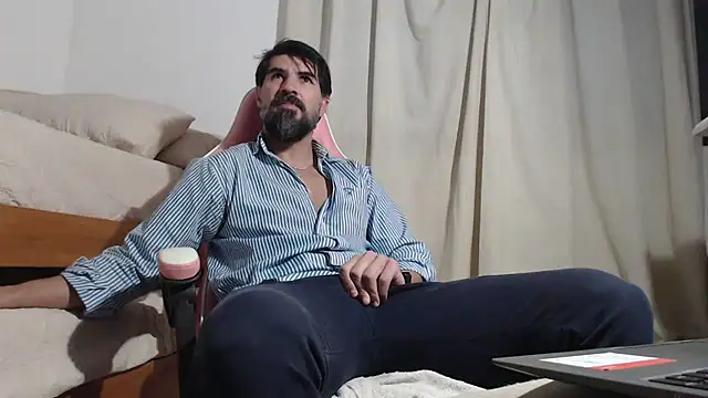 Snapshot of tatoocba88 chatting on February 4, 12:05 am tatoocba88 online show from February 4, 12:05 am