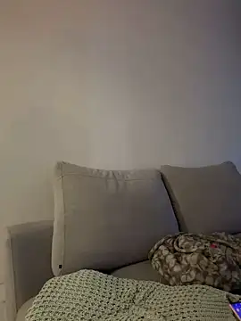 Alirawrz online show from October 11, 7:34 pm