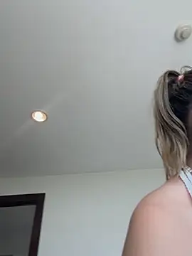 Alirawrz online show from March 2, 5:19 am