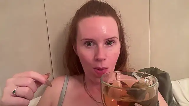 Snapshot of redheadrosie69 chatting on September 24, 7:06 pm redheadrosie69 online show from September 24, 7:06 pm