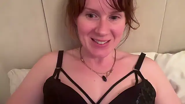 Snapshot of redheadrosie69 chatting on October 30, 7:47 pm redheadrosie69 online show from October 30, 7:47 pm