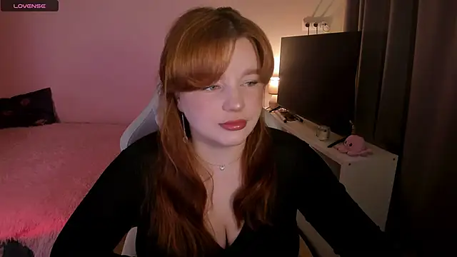 Snapshot of _Lisa_x chatting on December 1, 4:29 pm Lisa x online show from December 1, 4:29 pm