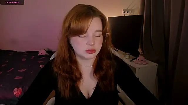 Snapshot of _Lisa_x chatting on December 2, 7:14 am Lisa x online show from December 2, 7:14 am