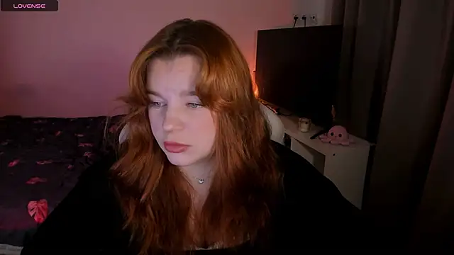 Snapshot of _Lisa_x chatting on December 4, 8:23 am Lisa x online show from December 4, 8:23 am