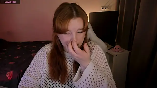 Snapshot of _Lisa_x chatting on December 5, 5:15 am Lisa x online show from December 5, 5:15 am