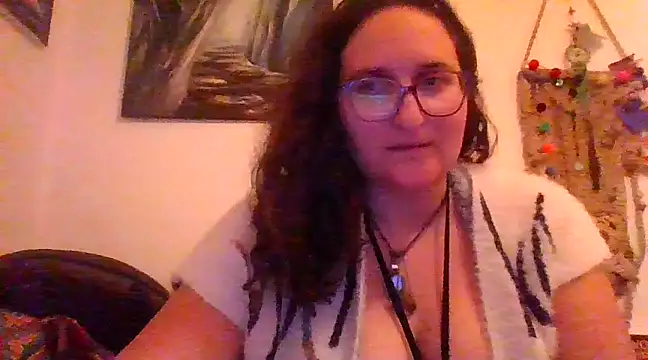 Snapshot of juicyrubies chatting on March 21, 1:45 pm juicyrubies online show from March 21, 1:45 pm