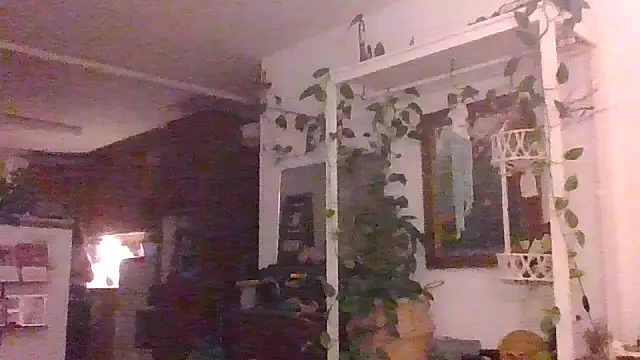 Snapshot of juicyrubies chatting on September 19, 5:13 pm juicyrubies online show from September 19, 5:13 pm