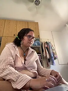 Snapshot of juicyrubies chatting on September 29, 7:24 am juicyrubies online show from September 29, 7:24 am