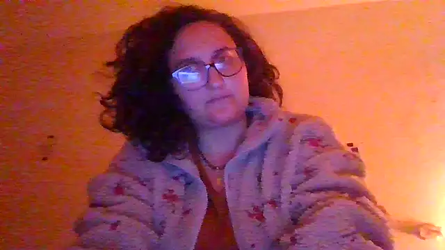 Snapshot of juicyrubies chatting on February 13, 6:26 pm juicyrubies online show from February 13, 6:26 pm