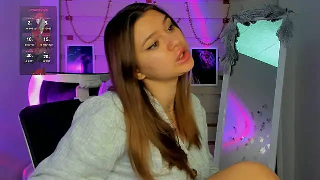 Snapshot of Josephine_Kiss chatting on December 10, 2:48 am Josephine Kiss online show from December 10, 2:48 am