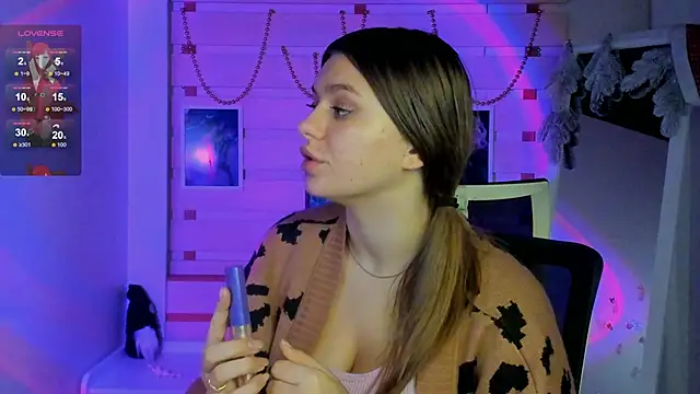 Snapshot of Josephine_Kiss chatting on December 11, 2:30 am Josephine Kiss online show from December 11, 2:30 am