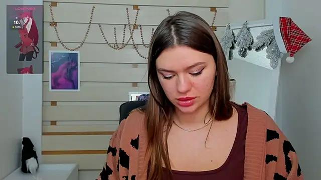 Snapshot of Josephine_Kiss chatting on December 13, 2:16 pm Josephine Kiss online show from December 13, 2:16 pm