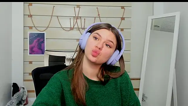Snapshot of Josephine_Kiss chatting on February 4, 10:24 pm Josephine Kiss online show from February 4, 10:24 pm