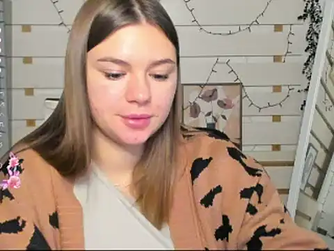 Josephine Kiss online show from November 27, 7:10 am